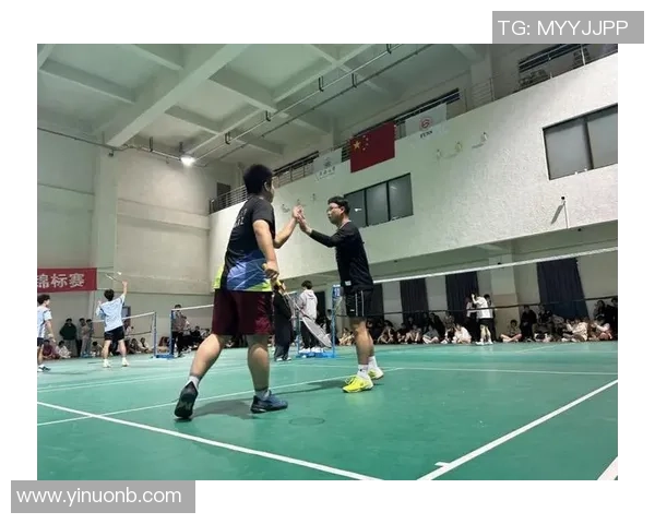 上海羽毛球队在全国锦标赛积分榜上以53分稳居第一名展现强劲实力